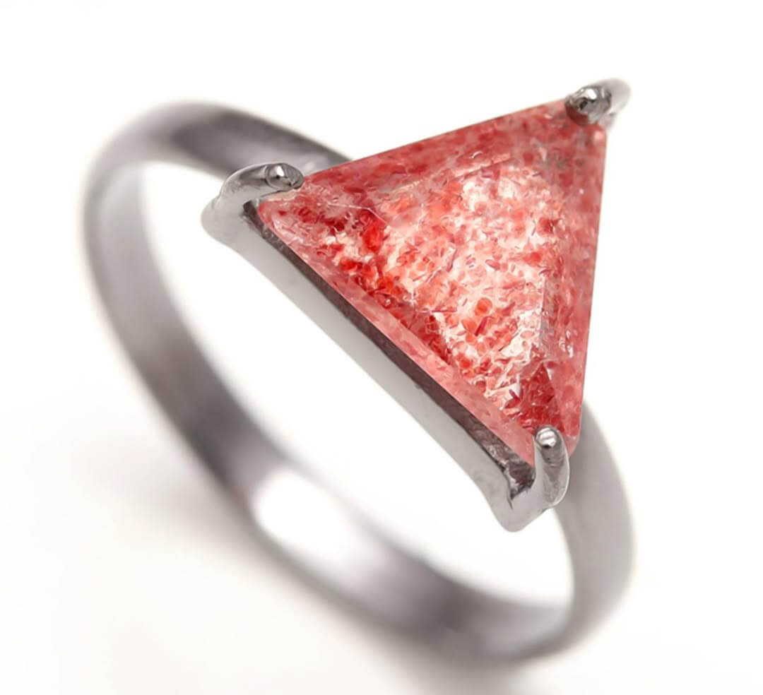 کوارتز توت فرنگی یا دُر خونی : یک گوهر زیبا و خوشمزه